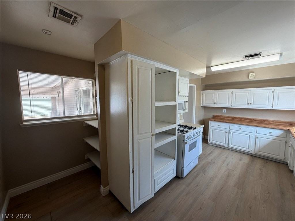 1804 Kassabian Ave - Photo 5 of 16
