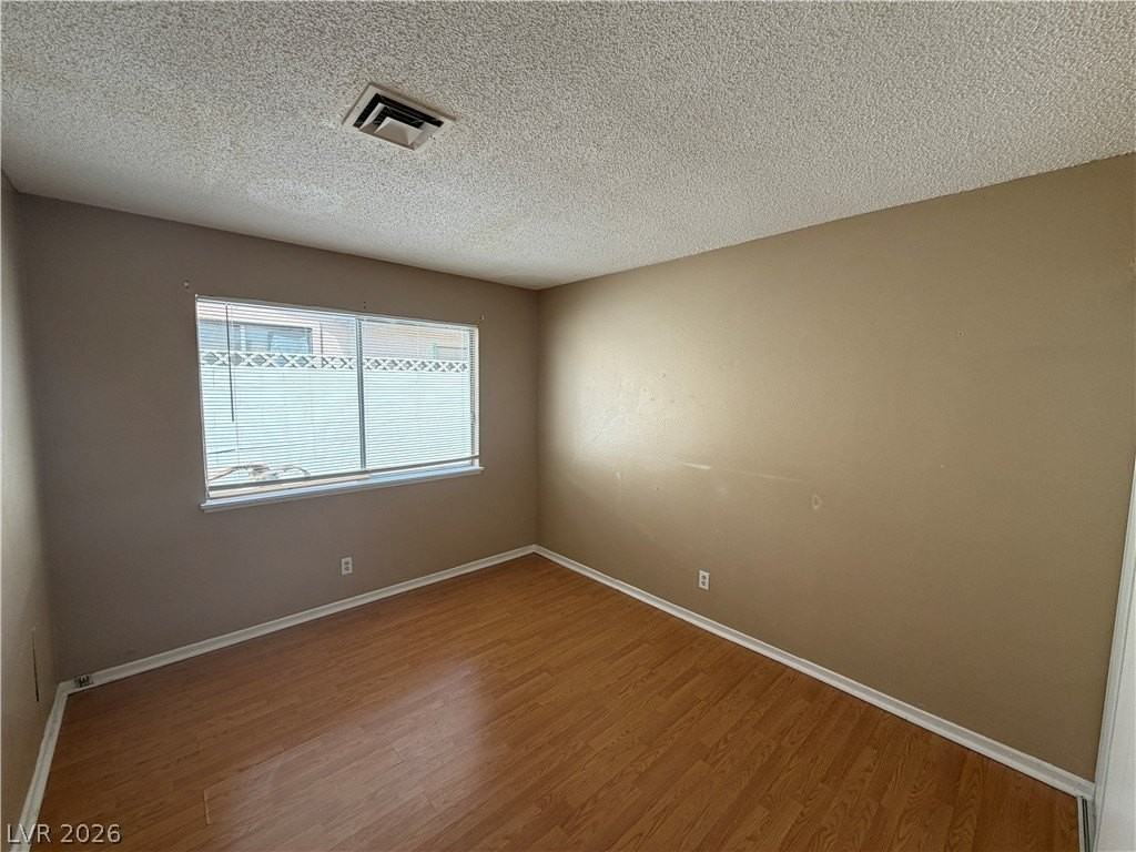 1804 Kassabian Ave - Photo 7 of 16