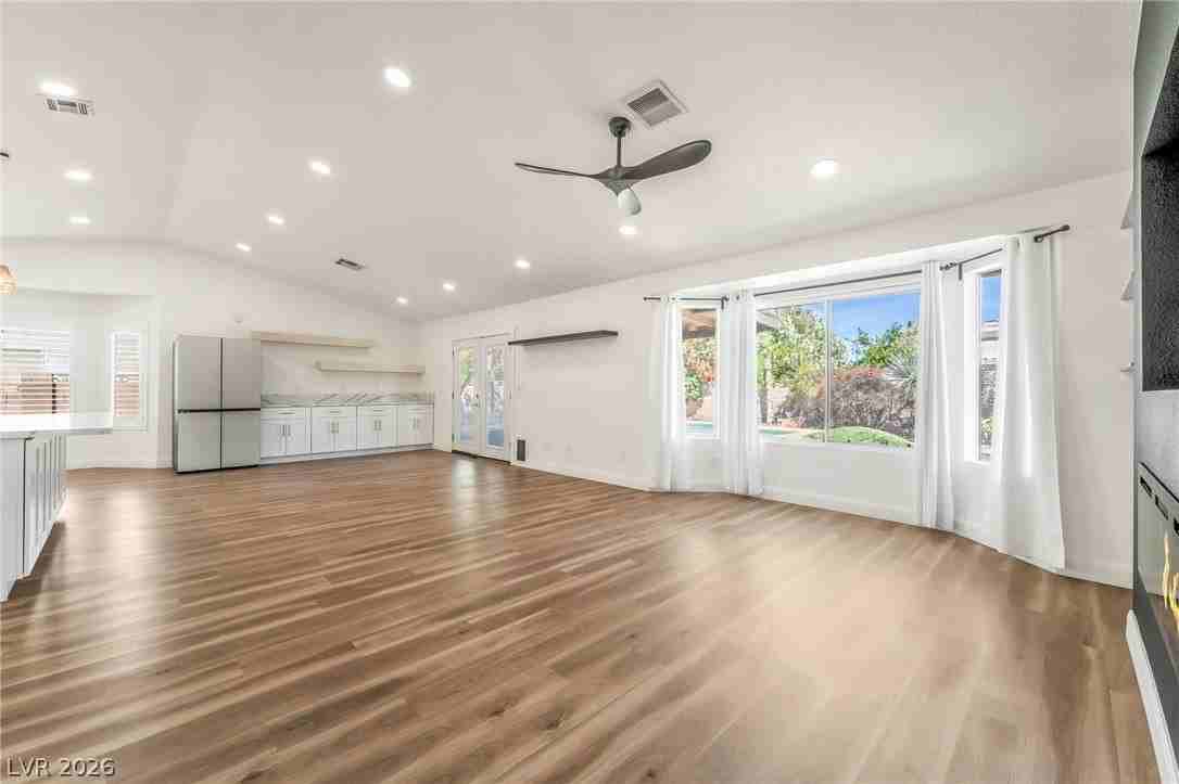 130 Weatherstone Dr - Photo 4 of 24