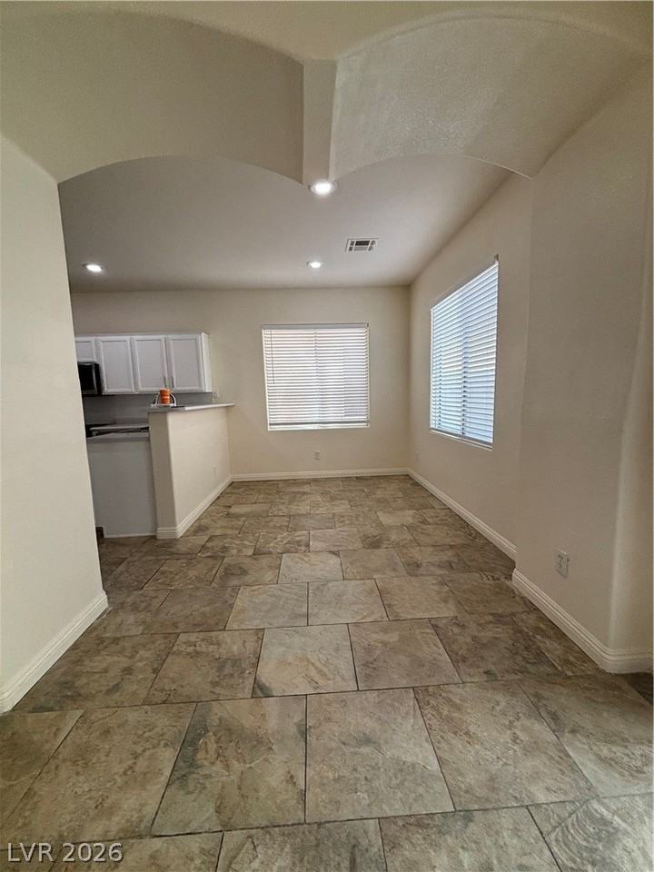 8056 Imperial Treasure St - Photo 6 of 24
