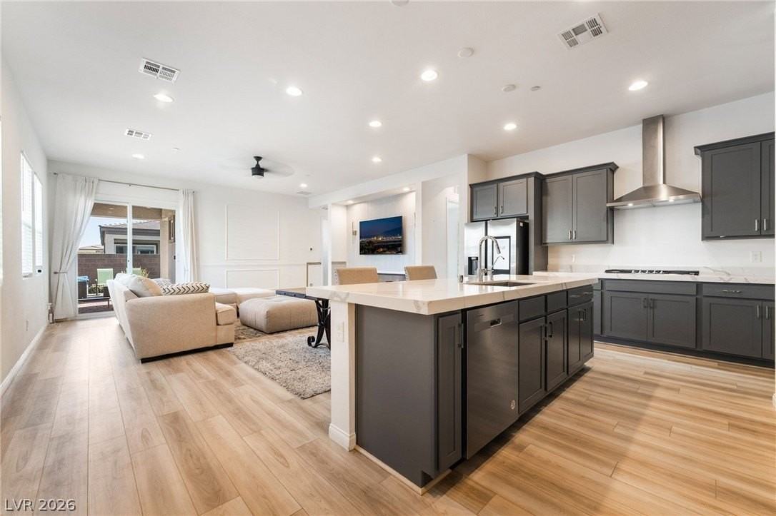 110 Ibiza Lake Dr - Photo 5 of 42