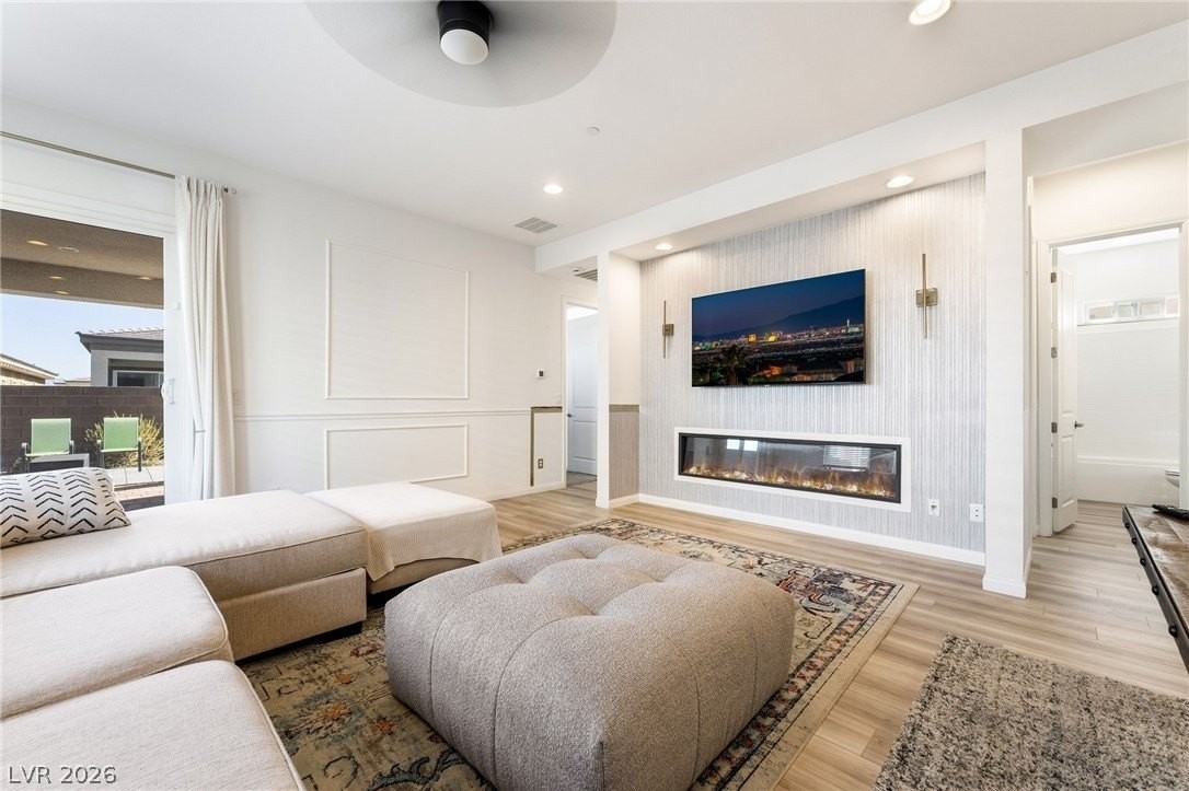 110 Ibiza Lake Dr - Photo 7 of 42