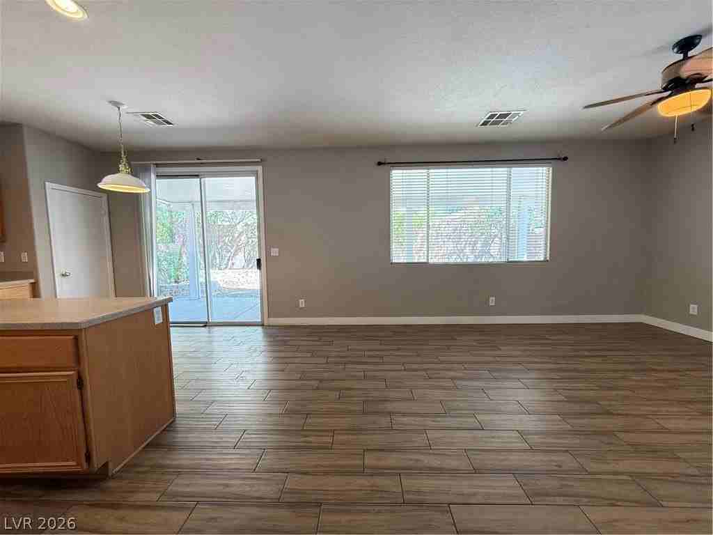 9536 Sunshade Ct - Photo 4 of 24