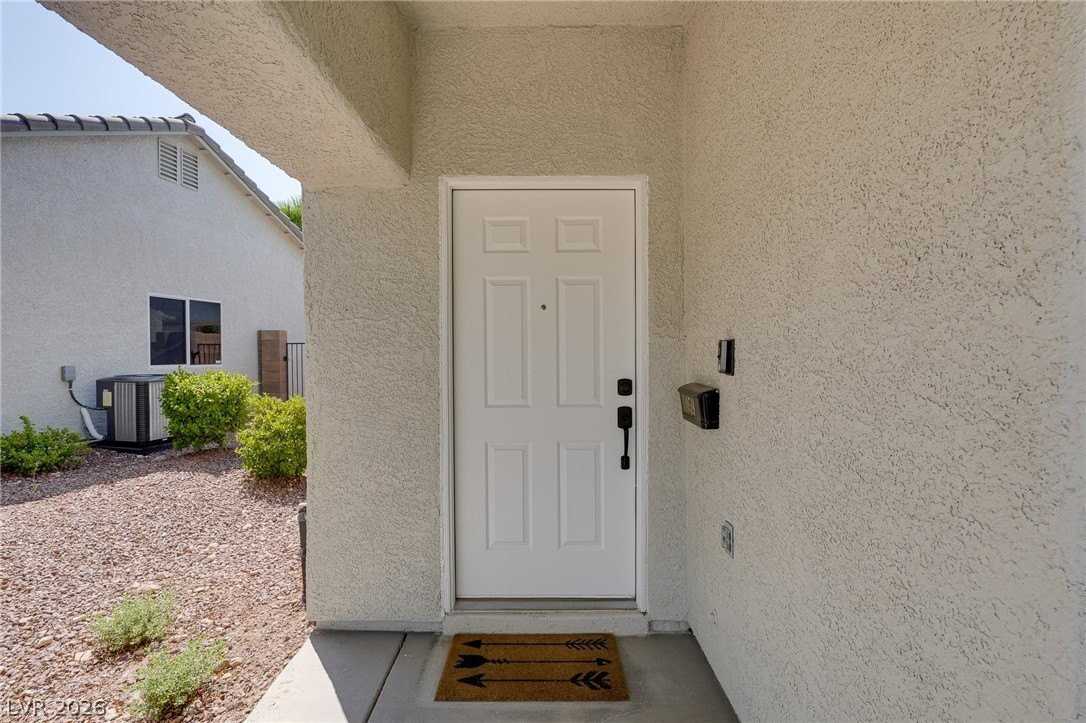 11059 Ampus Pl - Photo 5 of 28