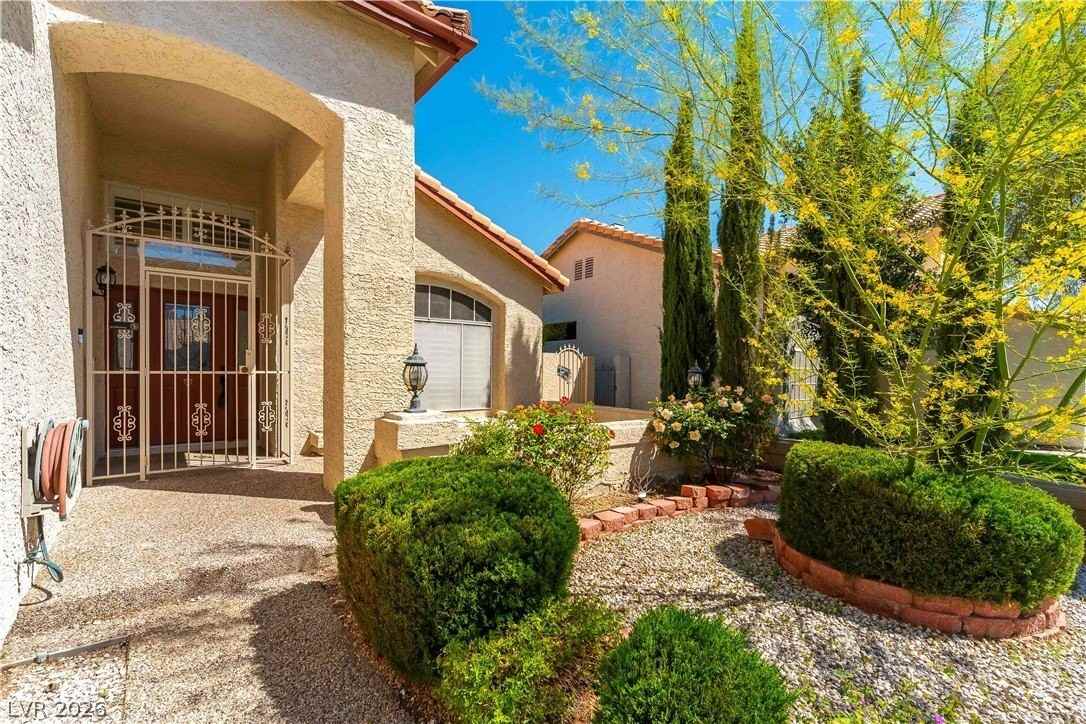 10028 Sail Landing Ct - Photo 2 of 25