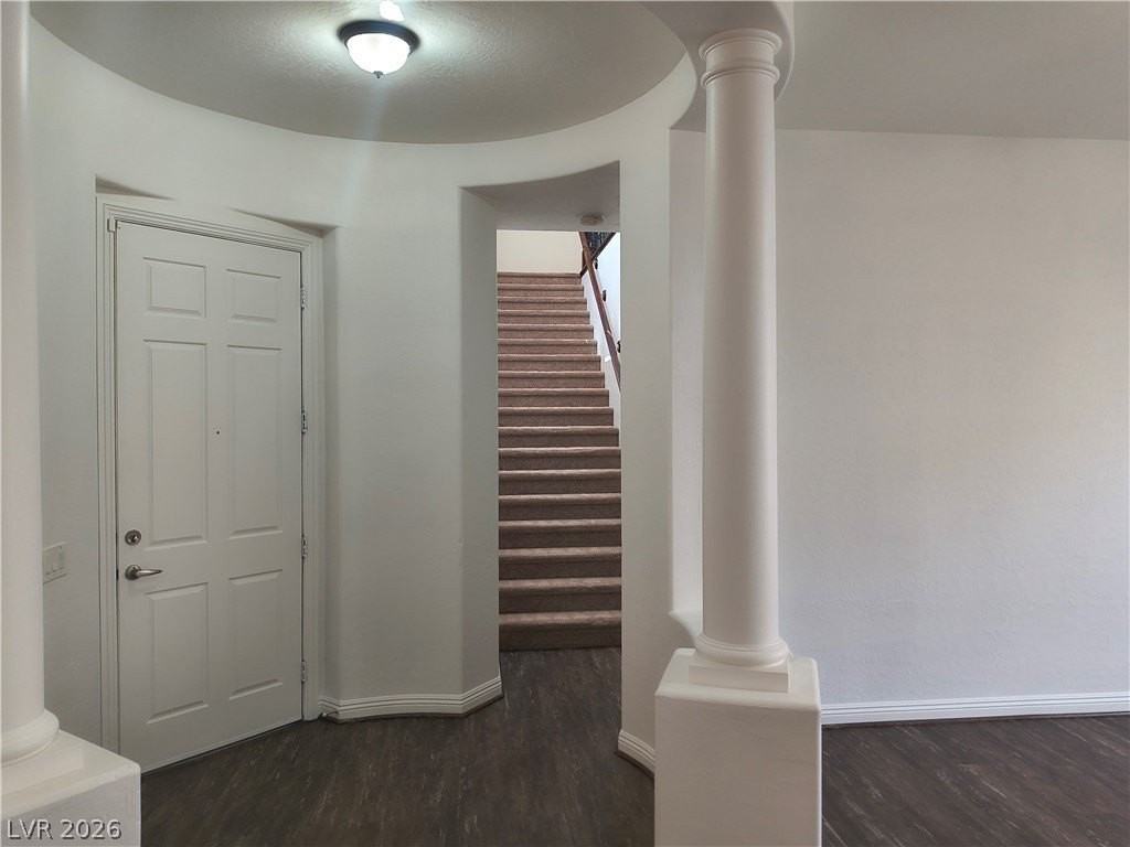 8754 Mayport Dr - Photo 5 of 47