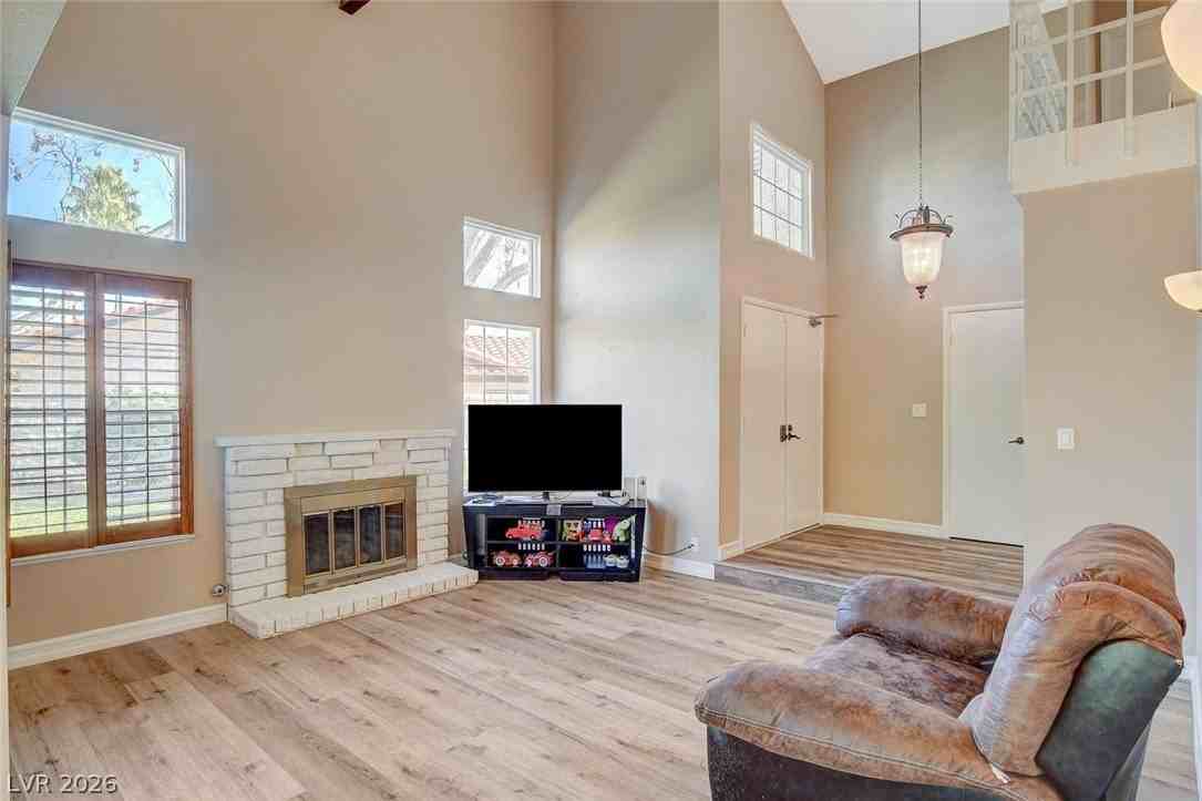 2408 El Cortez Ave - Photo 7 of 48