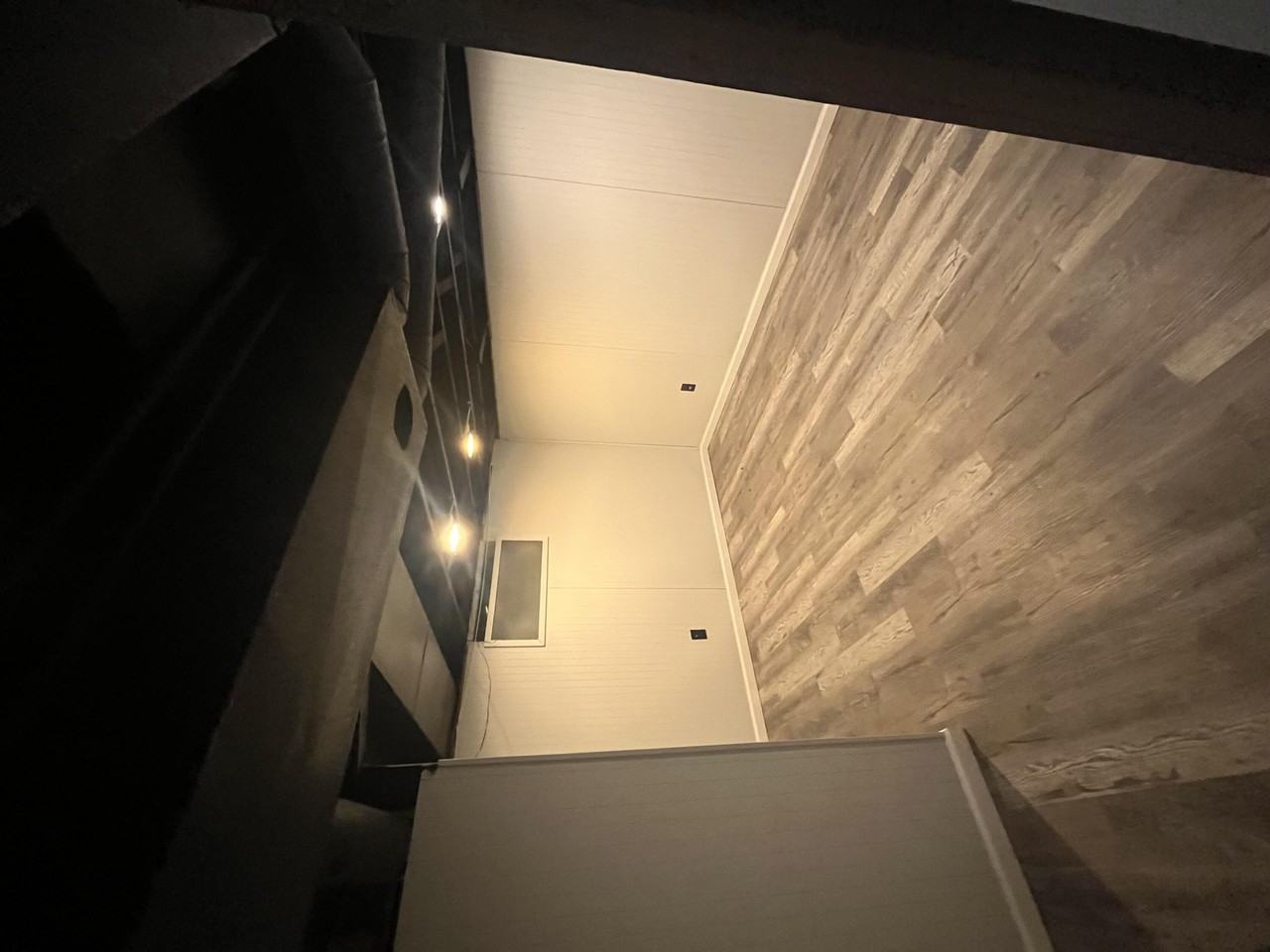 19186 Sunderland Rd - Photo 3 of 9