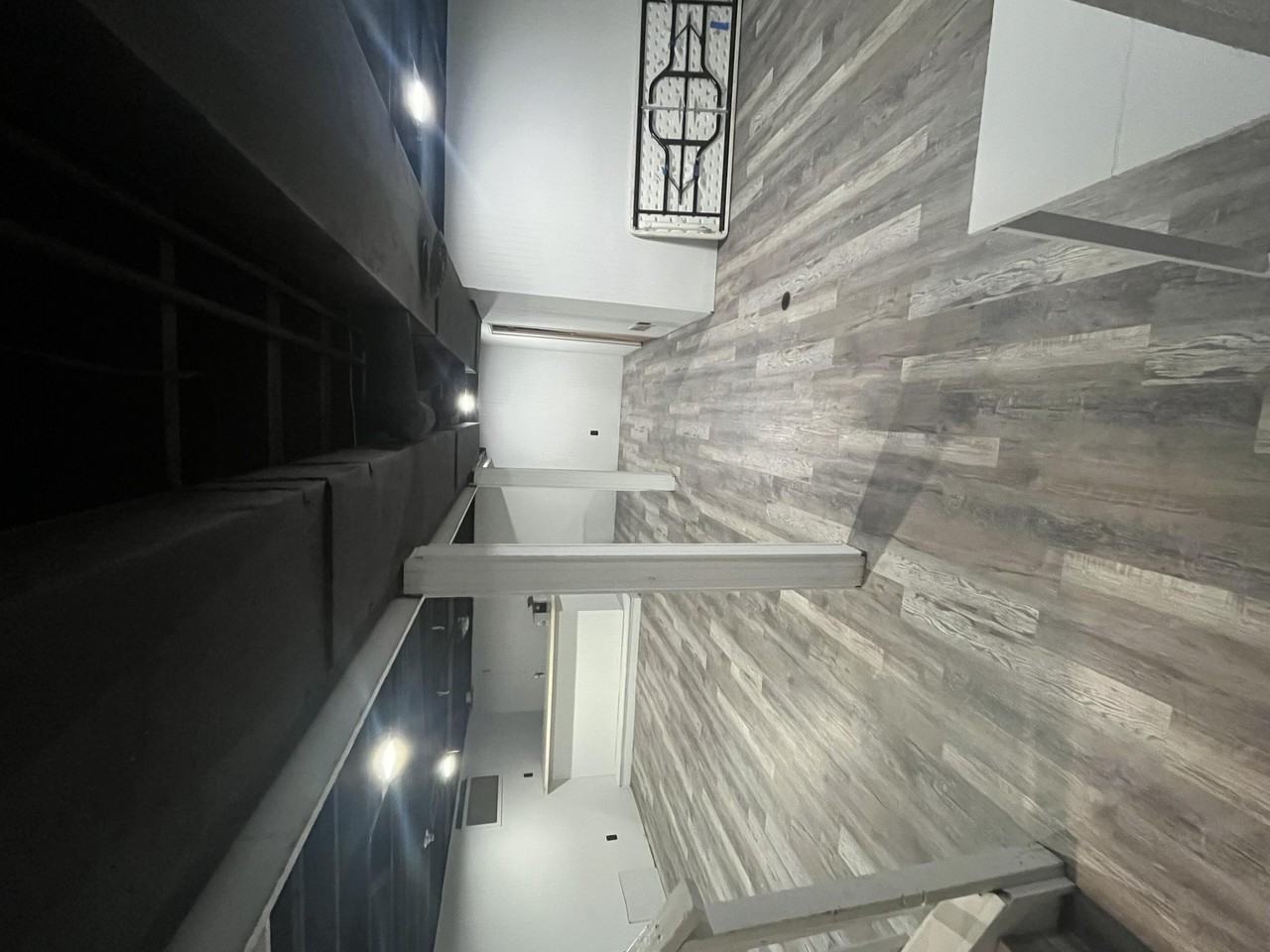 19186 Sunderland Rd - Photo 4 of 9