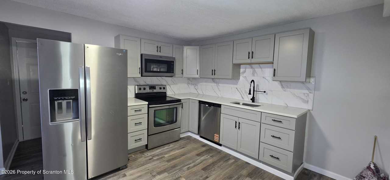 333 Oak St Unit 1/2 - Photo 4 of 12