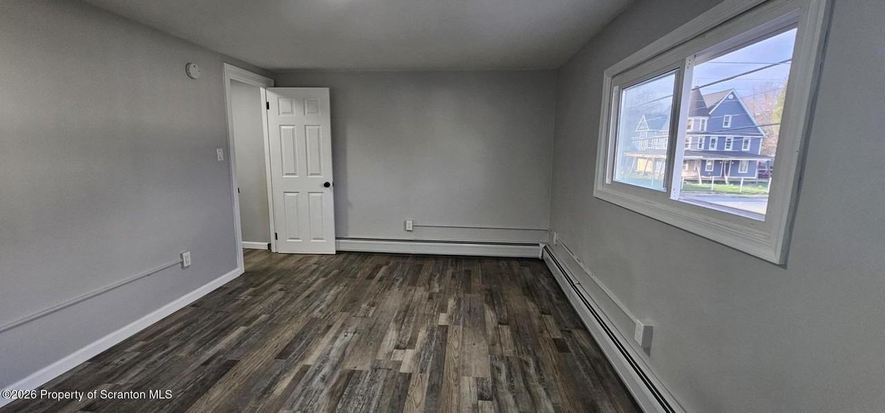 333 Oak St Unit 1/2 - Photo 7 of 12