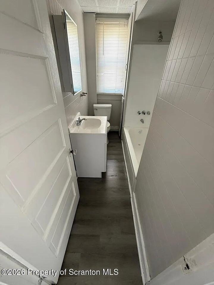 214 S Sumner Ave #2 - Photo 4 of 6