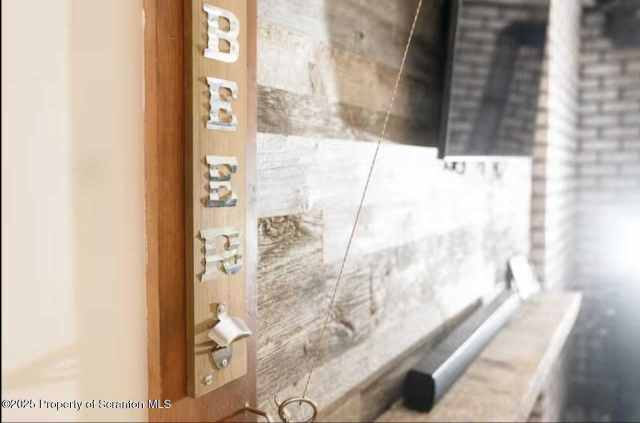 221 Ash Dr - Photo 5 of 12