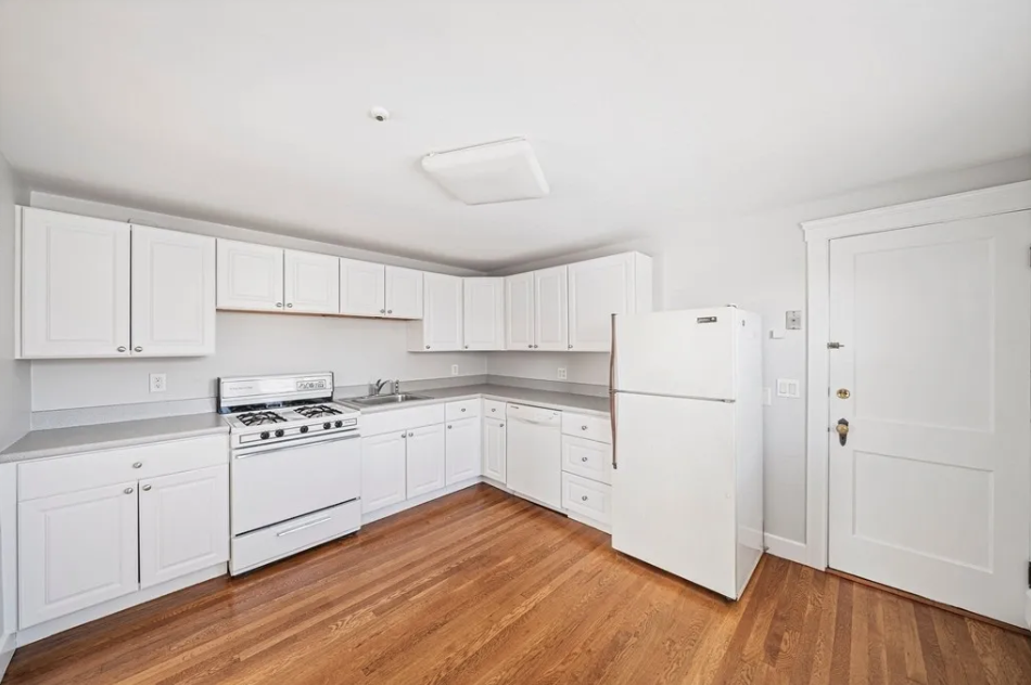 10-16 Hartwell St, Waltham - Photo 2 of 13