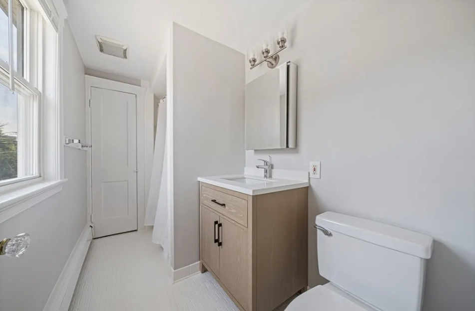 10-16 Hartwell St, Waltham - Photo 3 of 13