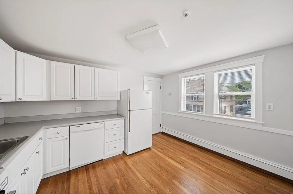 10-16 Hartwell St, Waltham - Photo 5 of 13