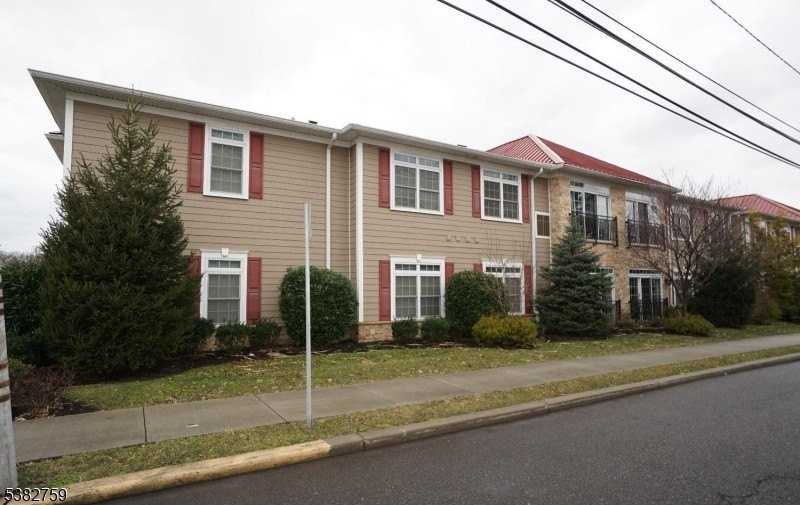 475 Avenel St #102 - Photo 3 of 25