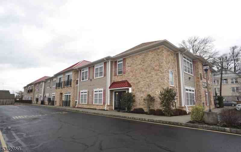 475 Avenel St #102 - Photo 6 of 25