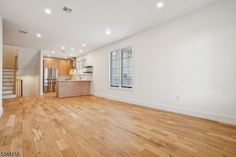 51 New St Unit B #B - Photo 3 of 32