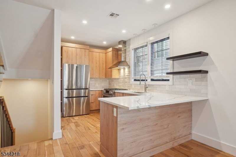 51 New St Unit B #B - Photo 5 of 32