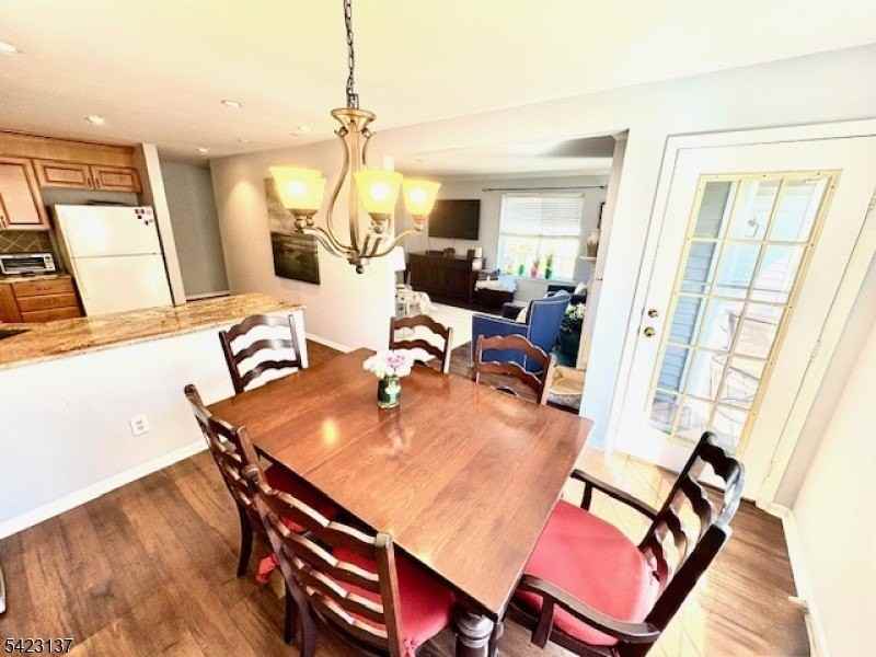 247 Riveredge Dr #247 - Photo 5 of 19