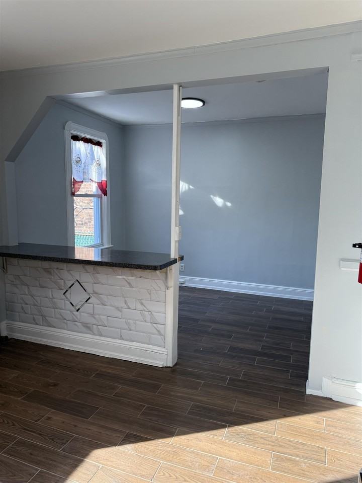 1207 Central Ave #1st