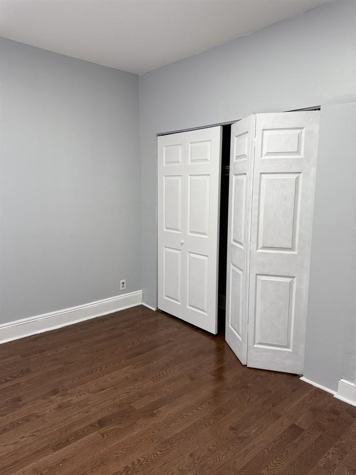 1207 Central Ave #1st - Photo 6 of 15
