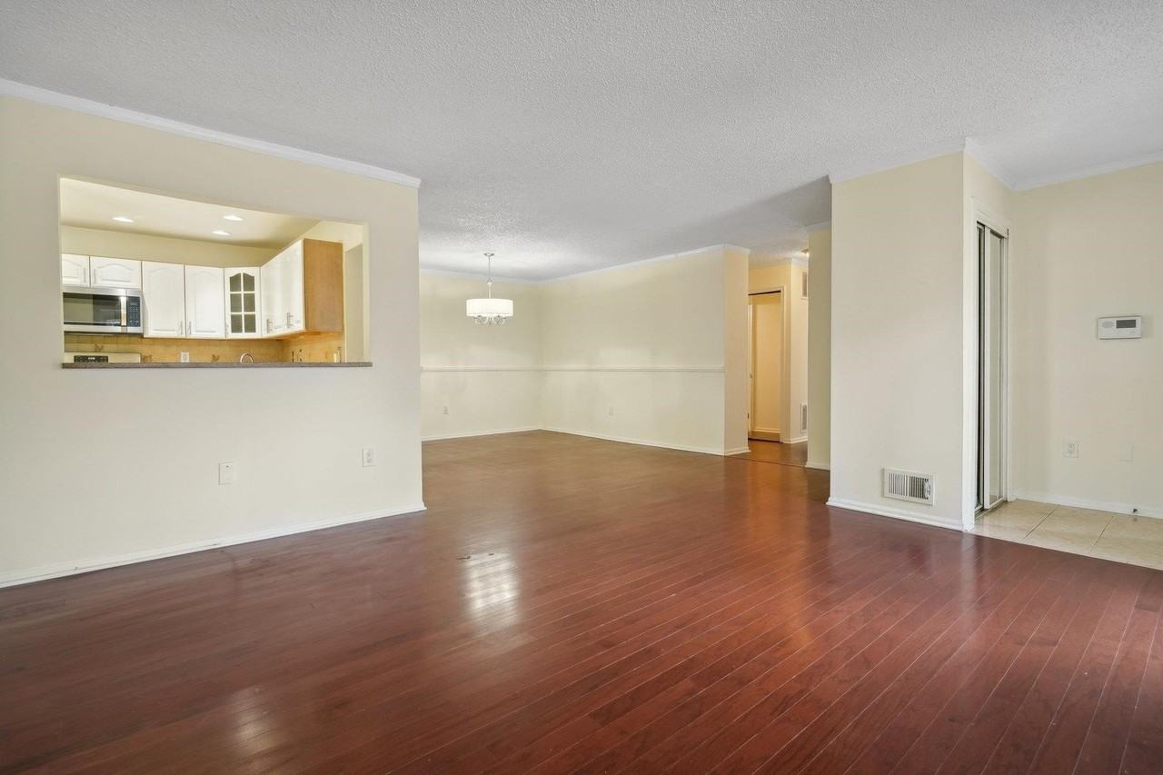 14 Walnut St - Photo 4 of 16