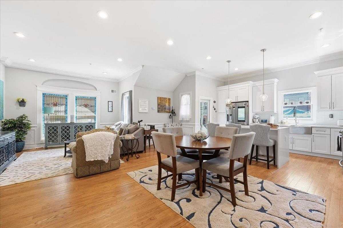 41 Bentley Ave #1 - Photo 3 of 39