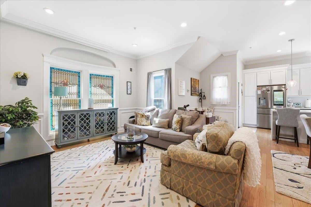 41 Bentley Ave #1 - Photo 4 of 39