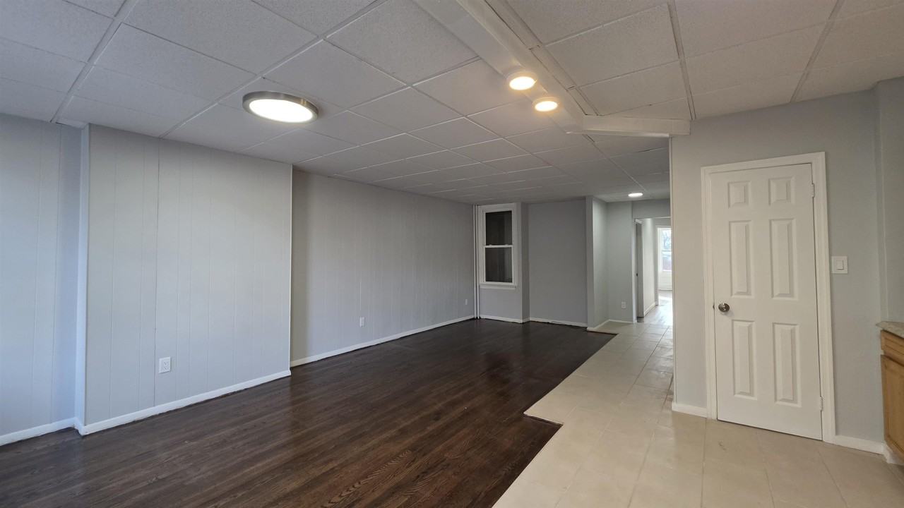 722 W Side Ave #2 - Photo 3 of 18