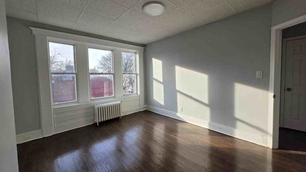 722 W Side Ave #2 - Photo 7 of 18