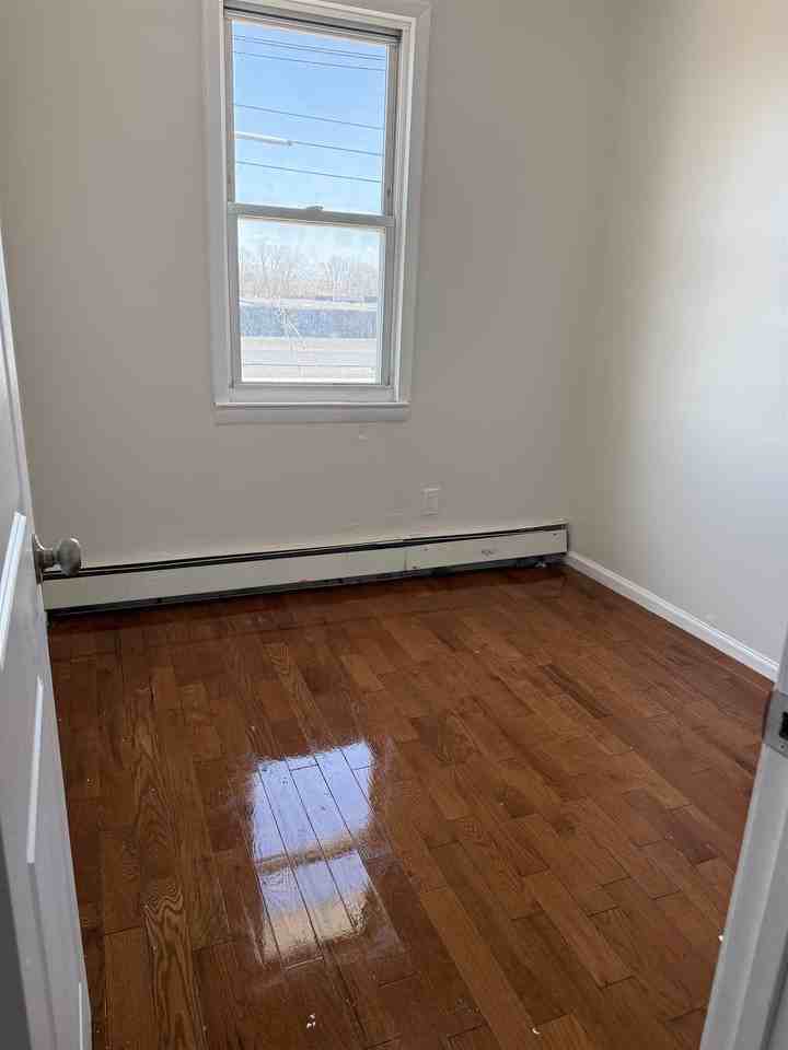 54 Gates Ave #2 - Photo 4 of 10