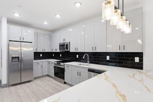 531 32nd St #204 - Photo 1 of 1