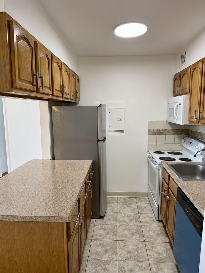 43 Van Wagenen Ave #3D - Photo 3 of 17