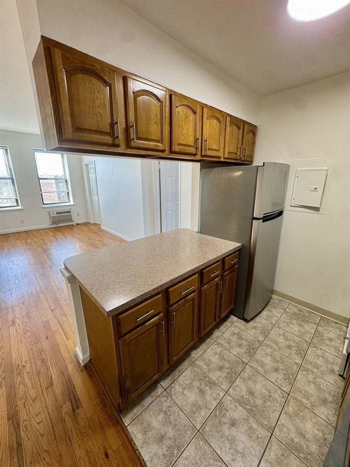 43 Van Wagenen Ave #3D - Photo 5 of 17
