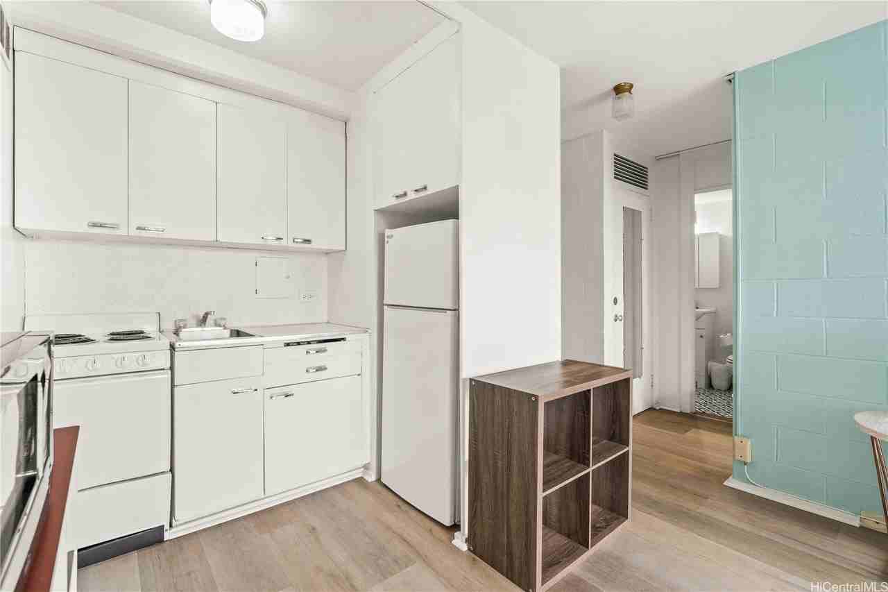 445 Kaiolu St Apt 905 - Photo 3 of 21