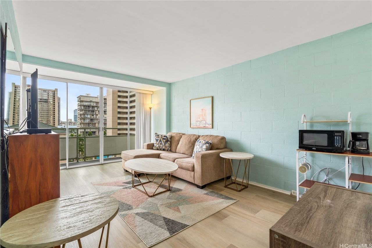 445 Kaiolu St Apt 905 - Photo 7 of 21