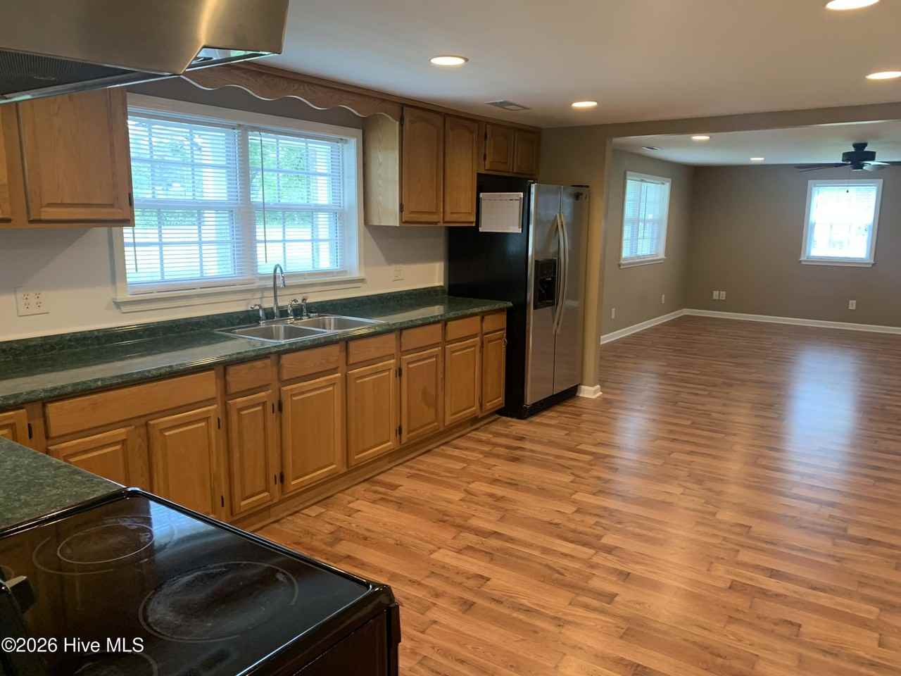 528 Haws Run Rd - Photo 5 of 16