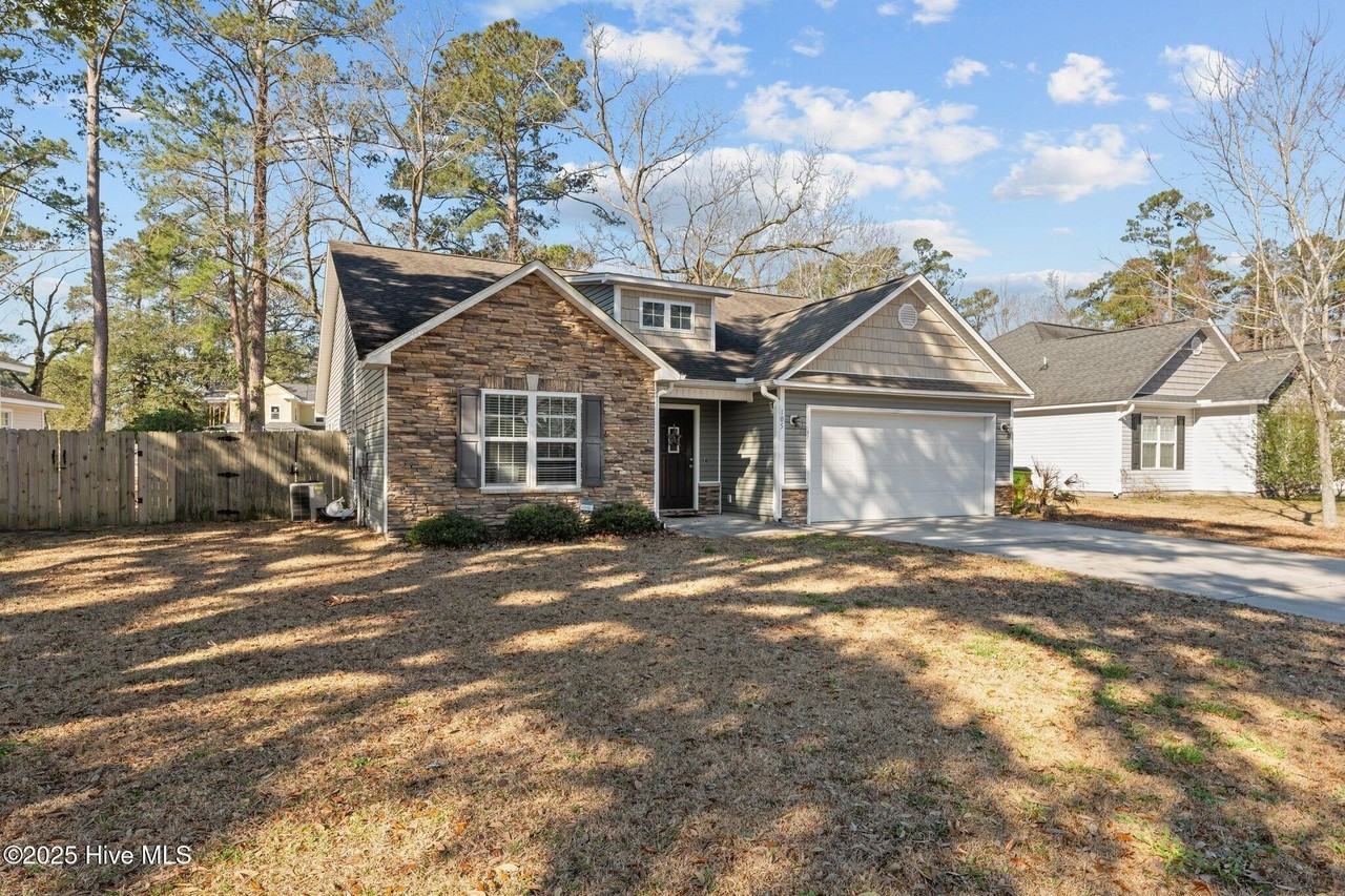 105 Patriot Ct - Photo 2 of 34