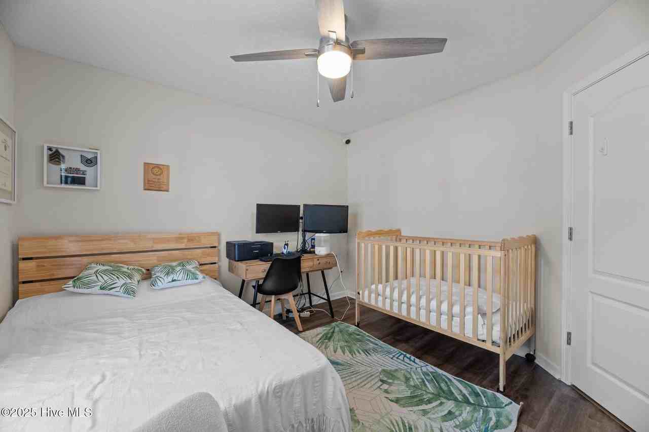 105 Patriot Ct - Photo 5 of 34