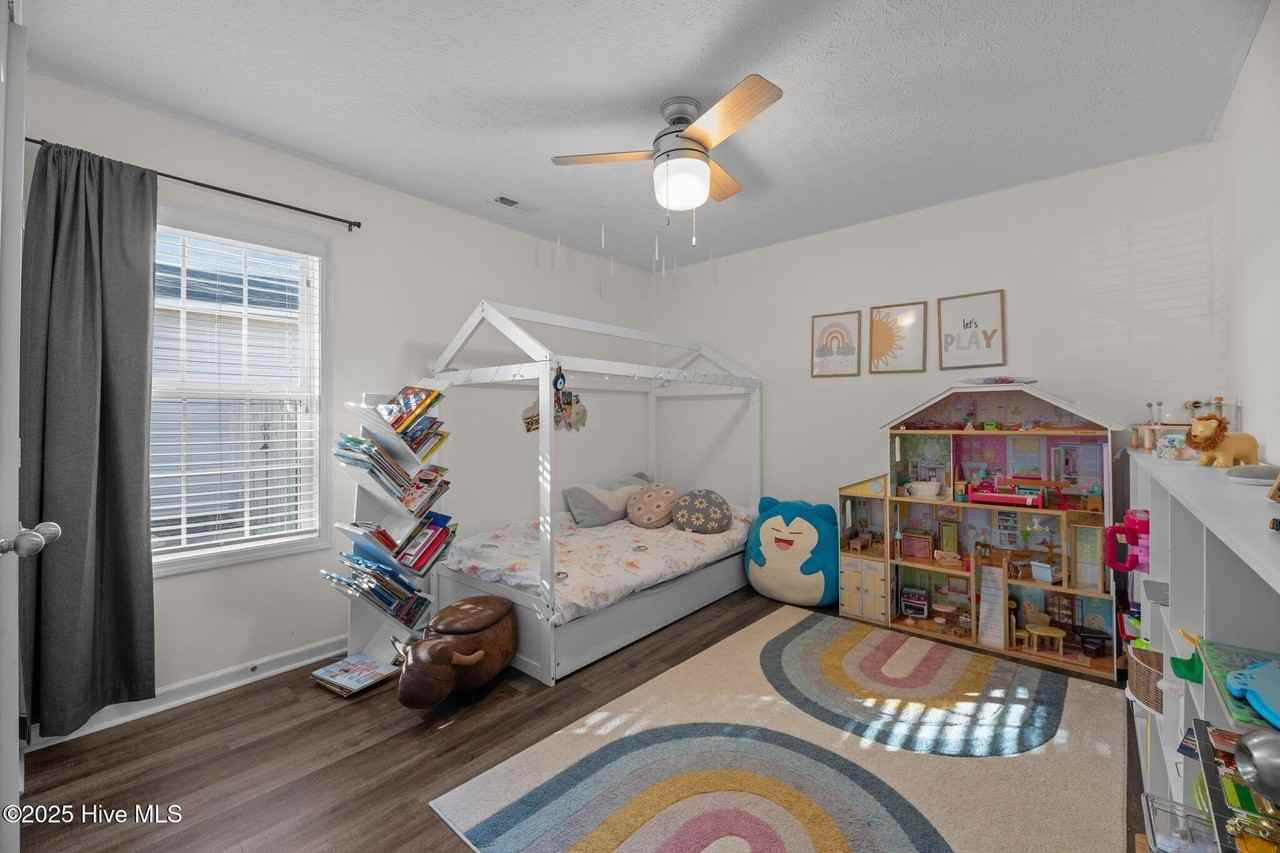 105 Patriot Ct - Photo 7 of 34