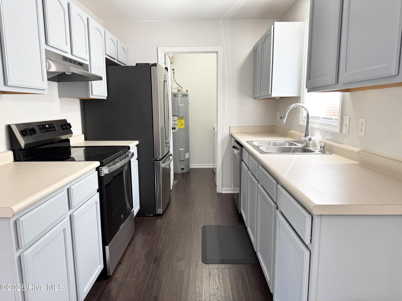 205 Summerfield St - Photo 2 of 9