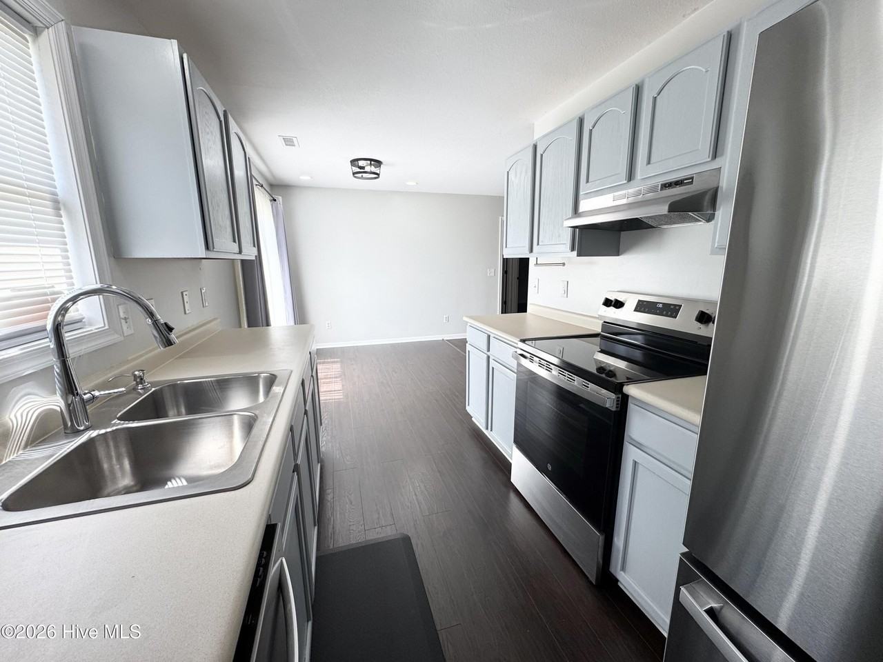 205 Summerfield St - Photo 3 of 9