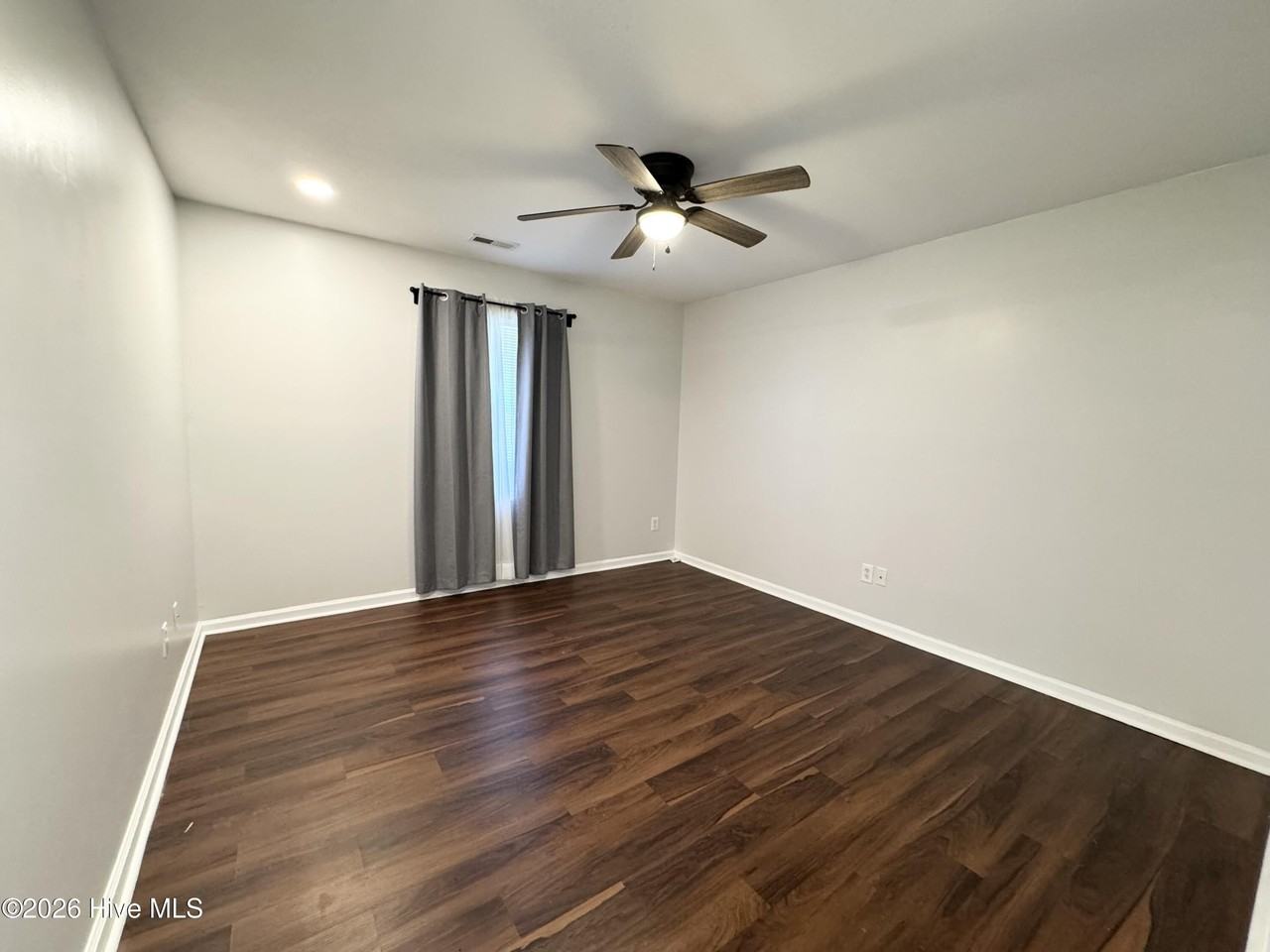 205 Summerfield St - Photo 4 of 9