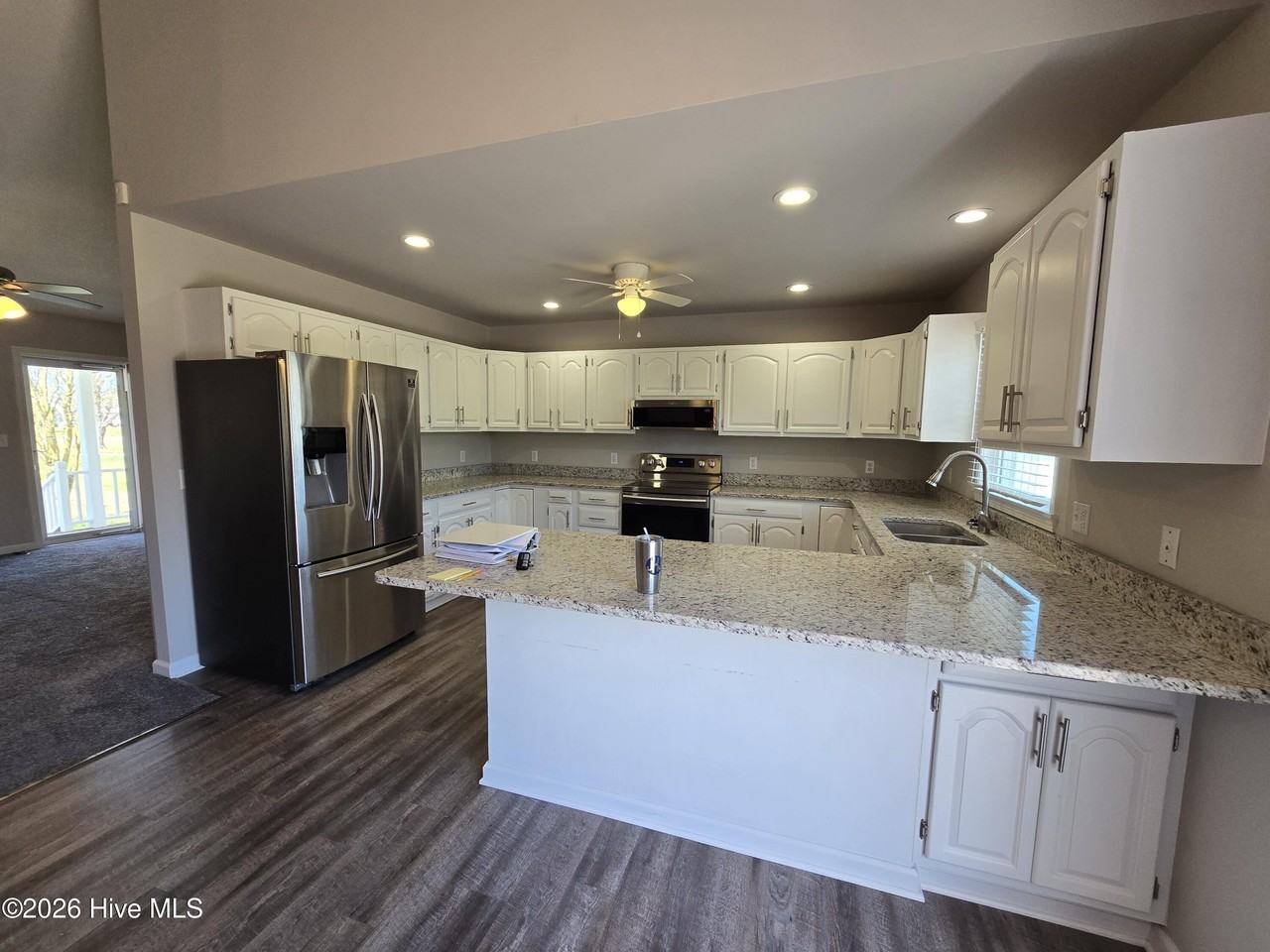 108 Charlene Dr - Photo 4 of 11