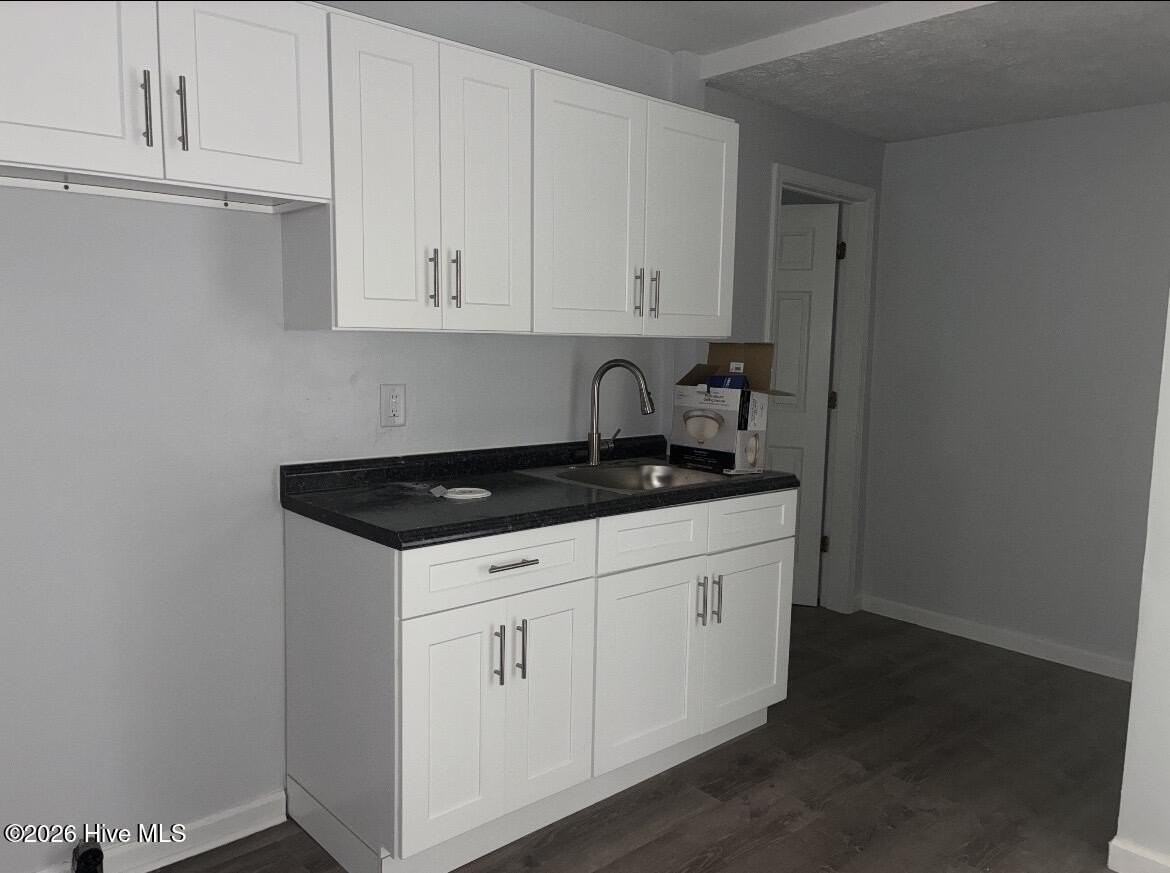 217 Robinson St #B - Photo 2 of 6