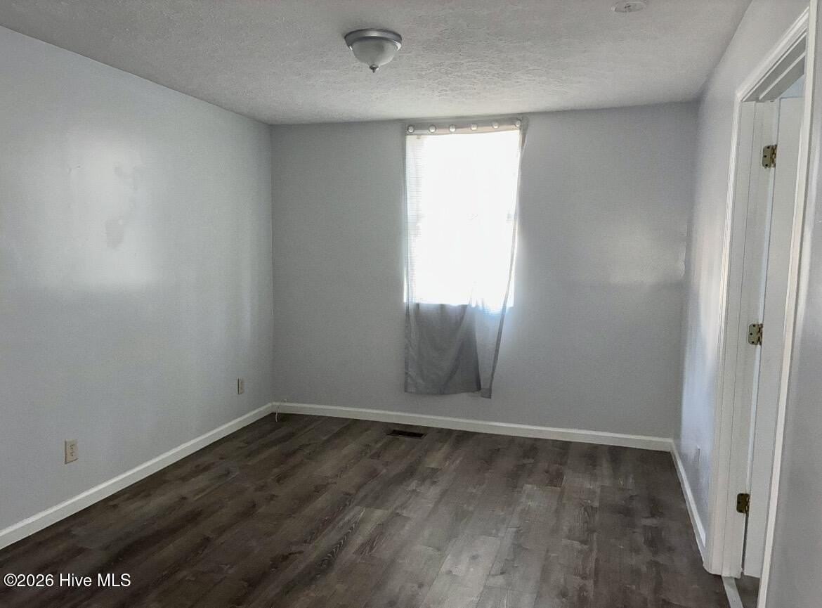 217 Robinson St #B - Photo 6 of 6