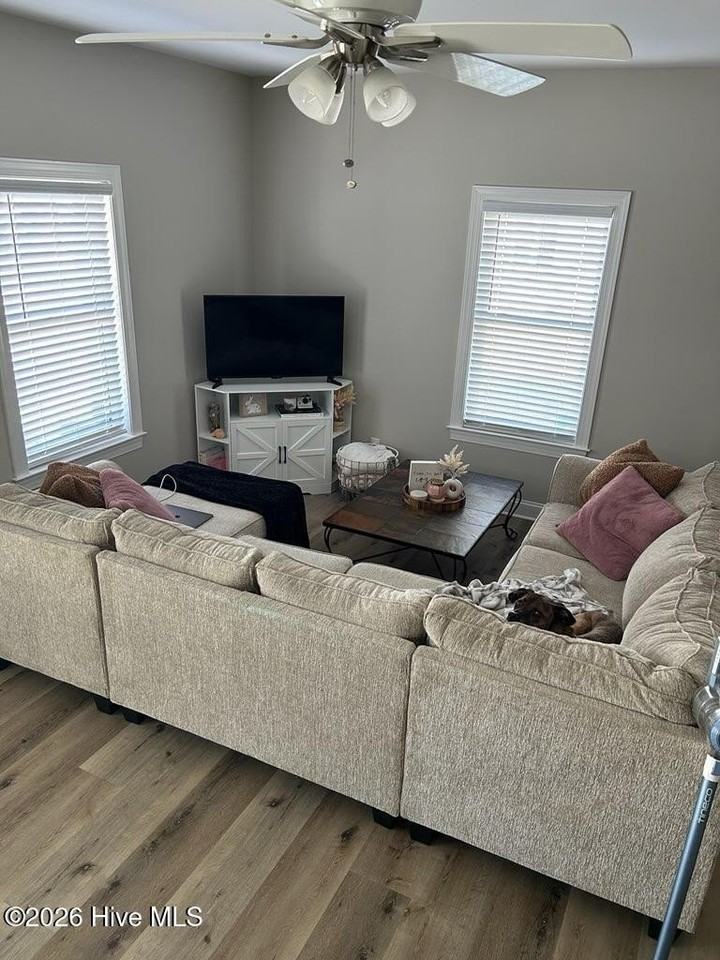 3234 Belmont Cir - Photo 3 of 11