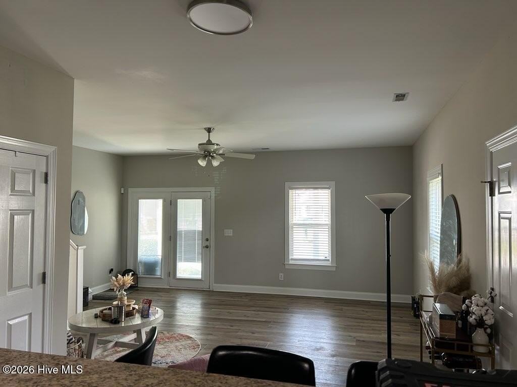 3234 Belmont Cir - Photo 4 of 11